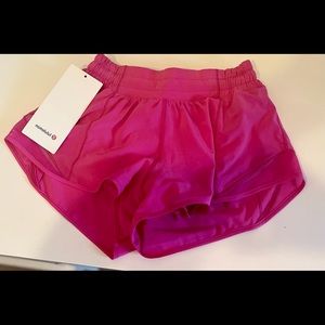 LULU⚡️SONIC PINK⚡️ hotty hot low rise lined shorts 2.5